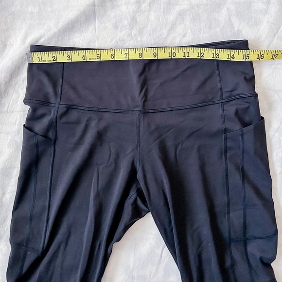 Athleta Ultimate Stash Capri Leggings (Size: L) - Picture 12 of 15